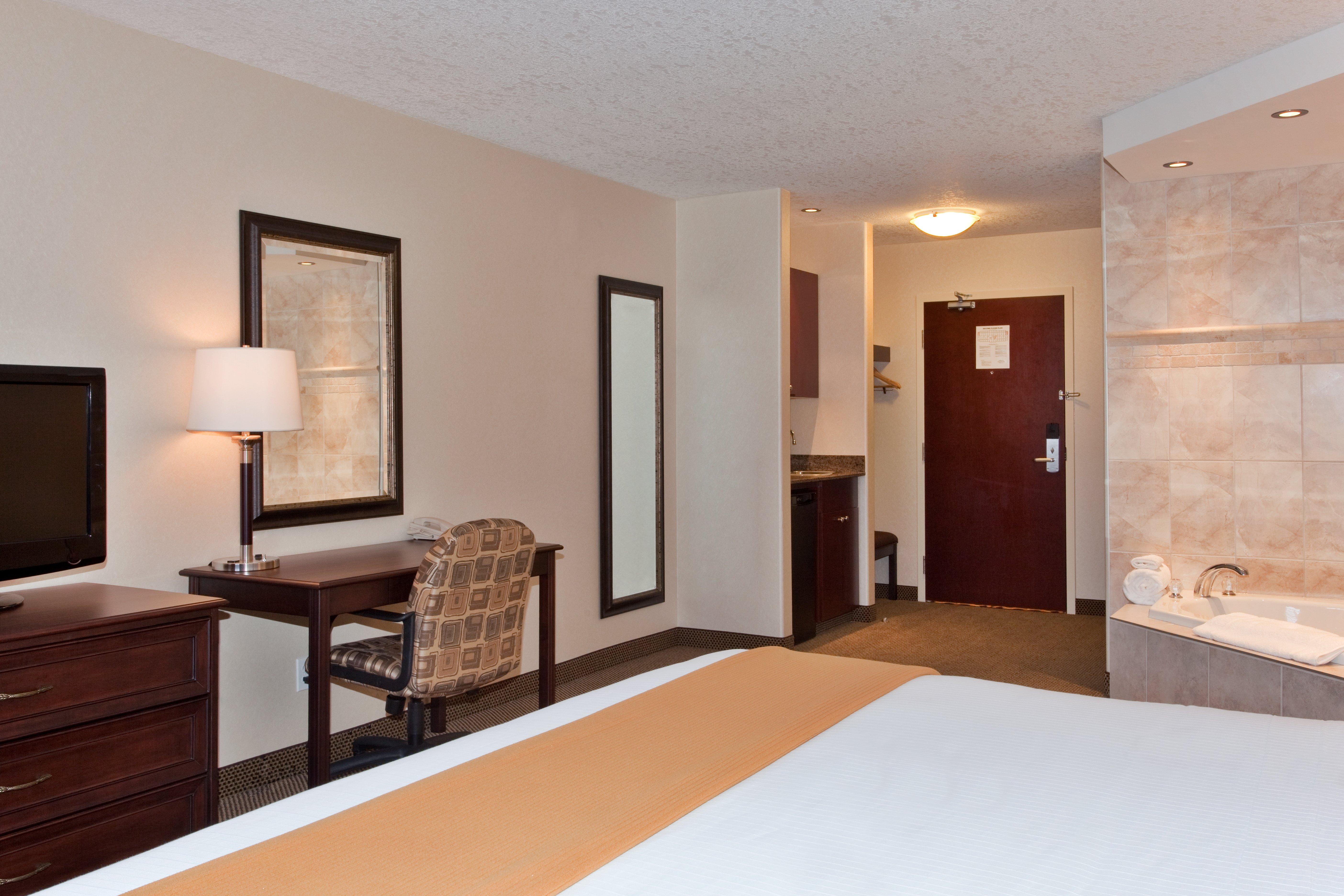 Holiday Inn Express & Suites Whitecourt By Ihg Εξωτερικό φωτογραφία