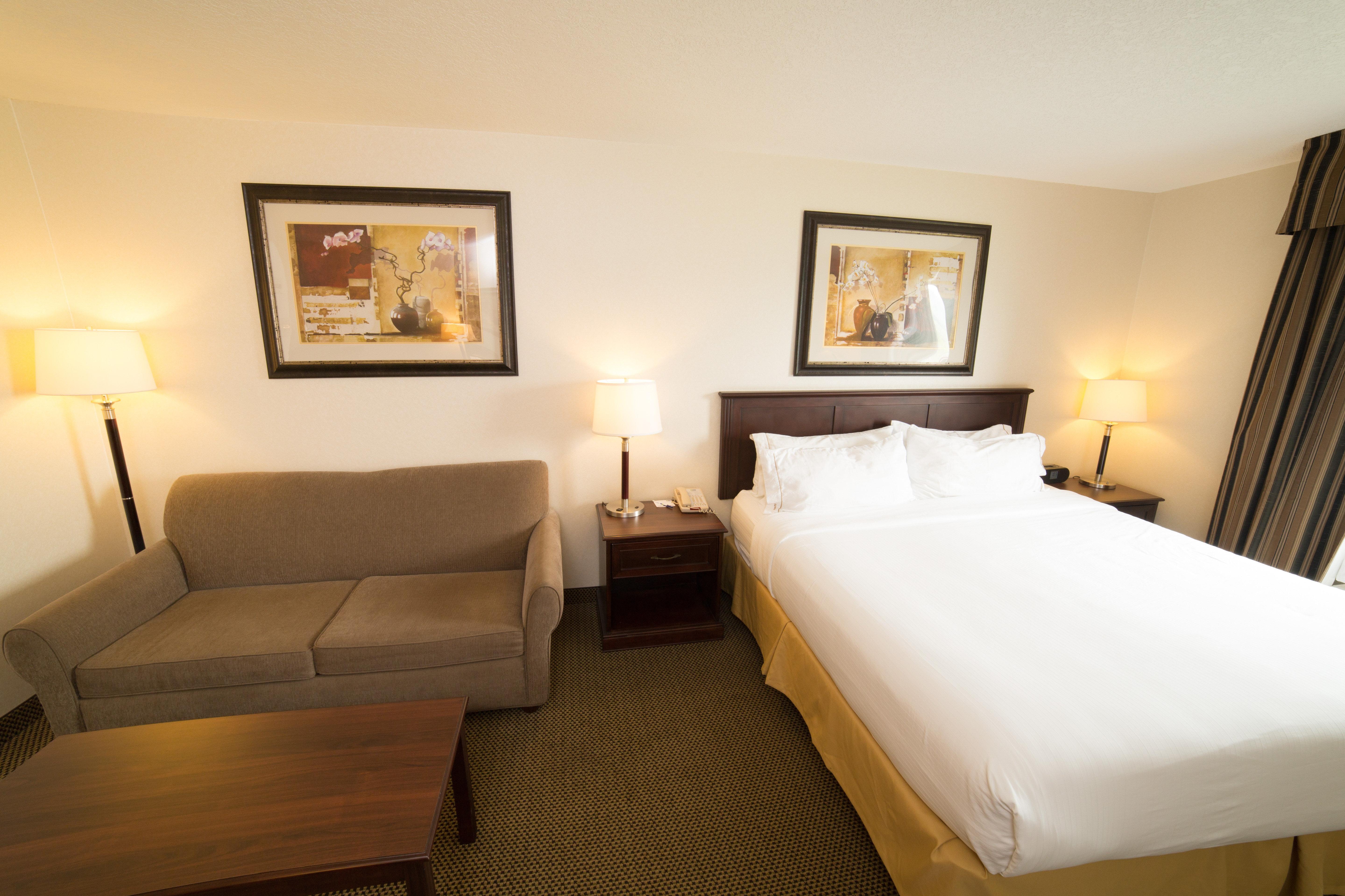 Holiday Inn Express & Suites Whitecourt By Ihg Εξωτερικό φωτογραφία