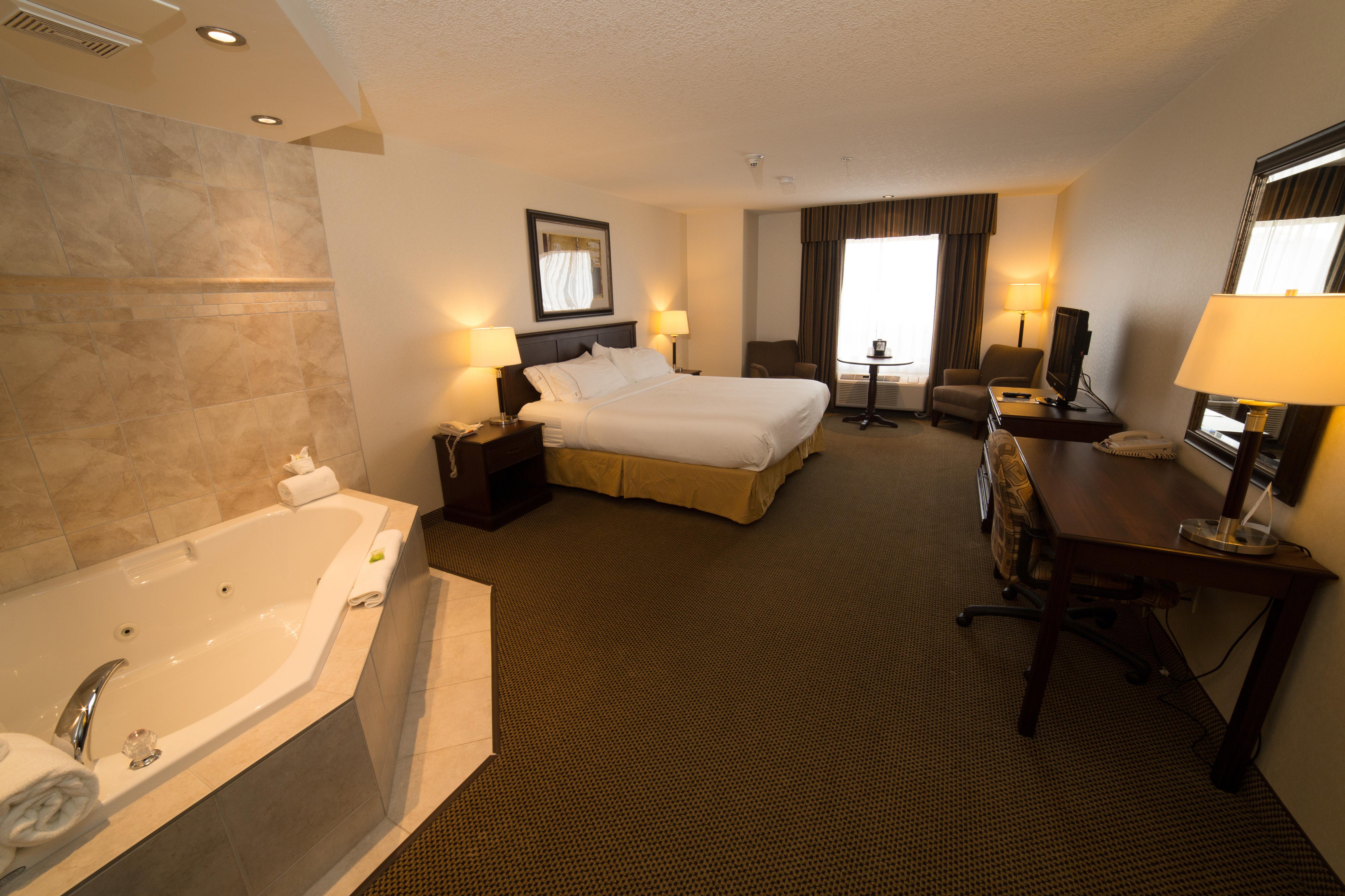 Holiday Inn Express & Suites Whitecourt By Ihg Εξωτερικό φωτογραφία