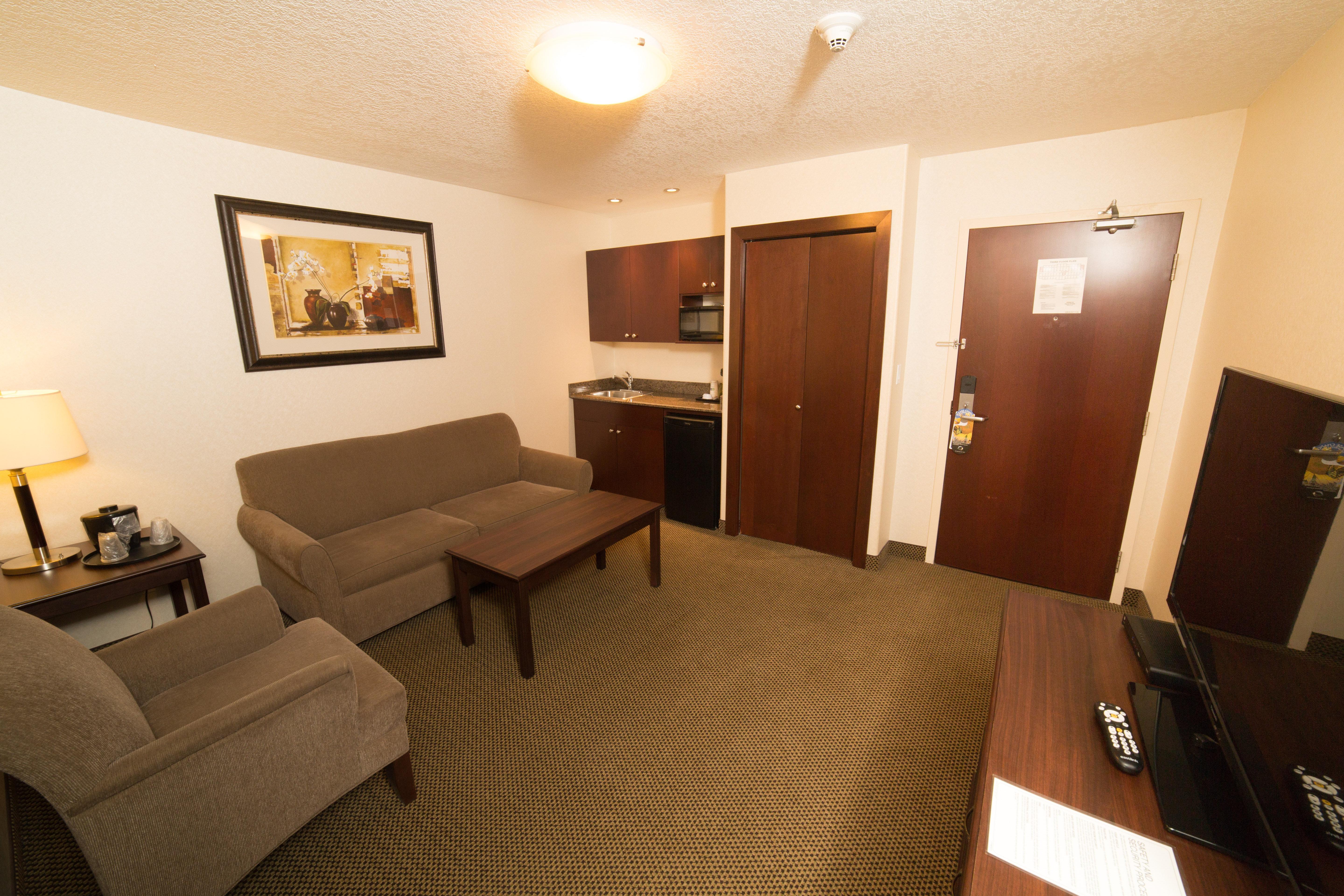 Holiday Inn Express & Suites Whitecourt By Ihg Εξωτερικό φωτογραφία