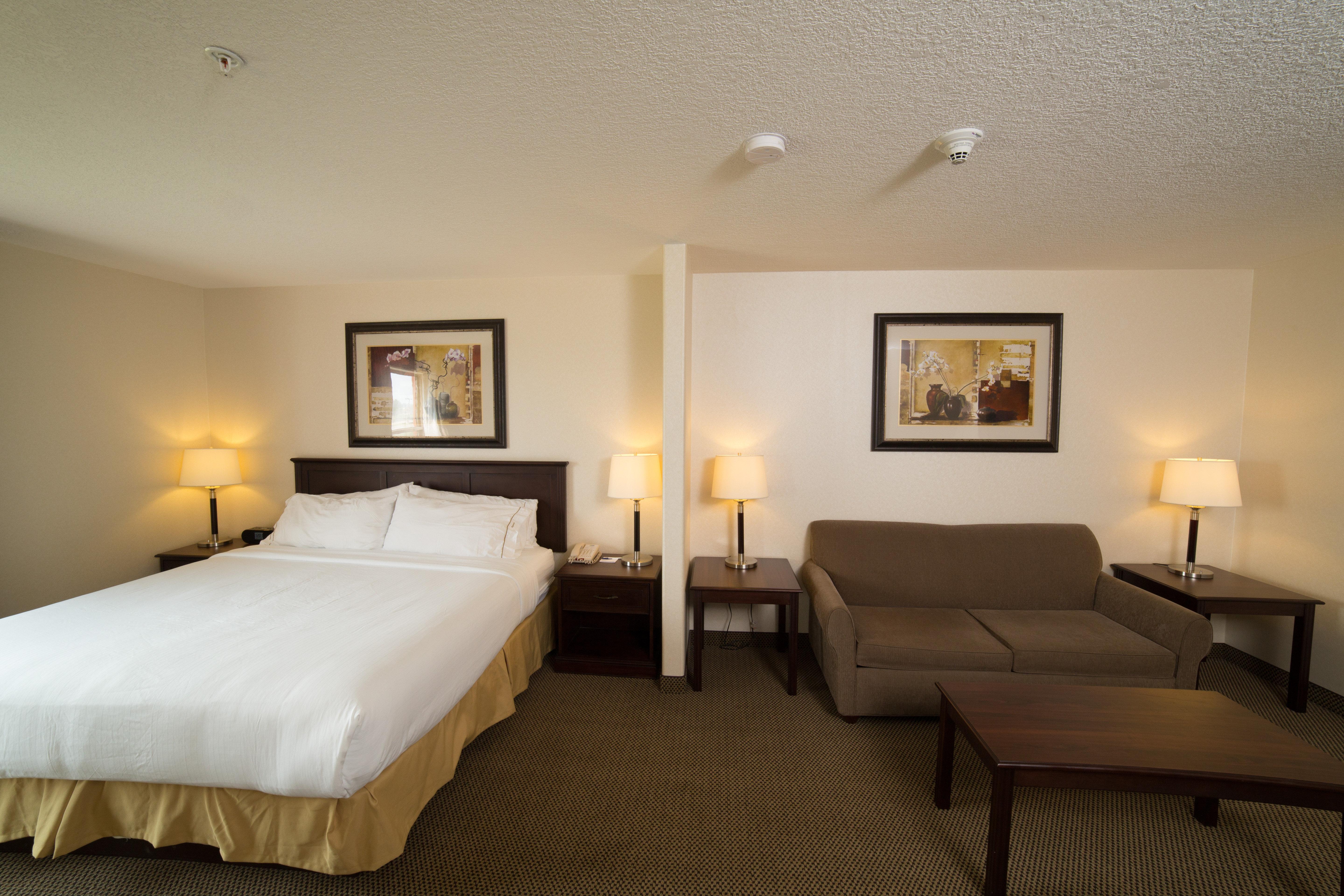 Holiday Inn Express & Suites Whitecourt By Ihg Εξωτερικό φωτογραφία