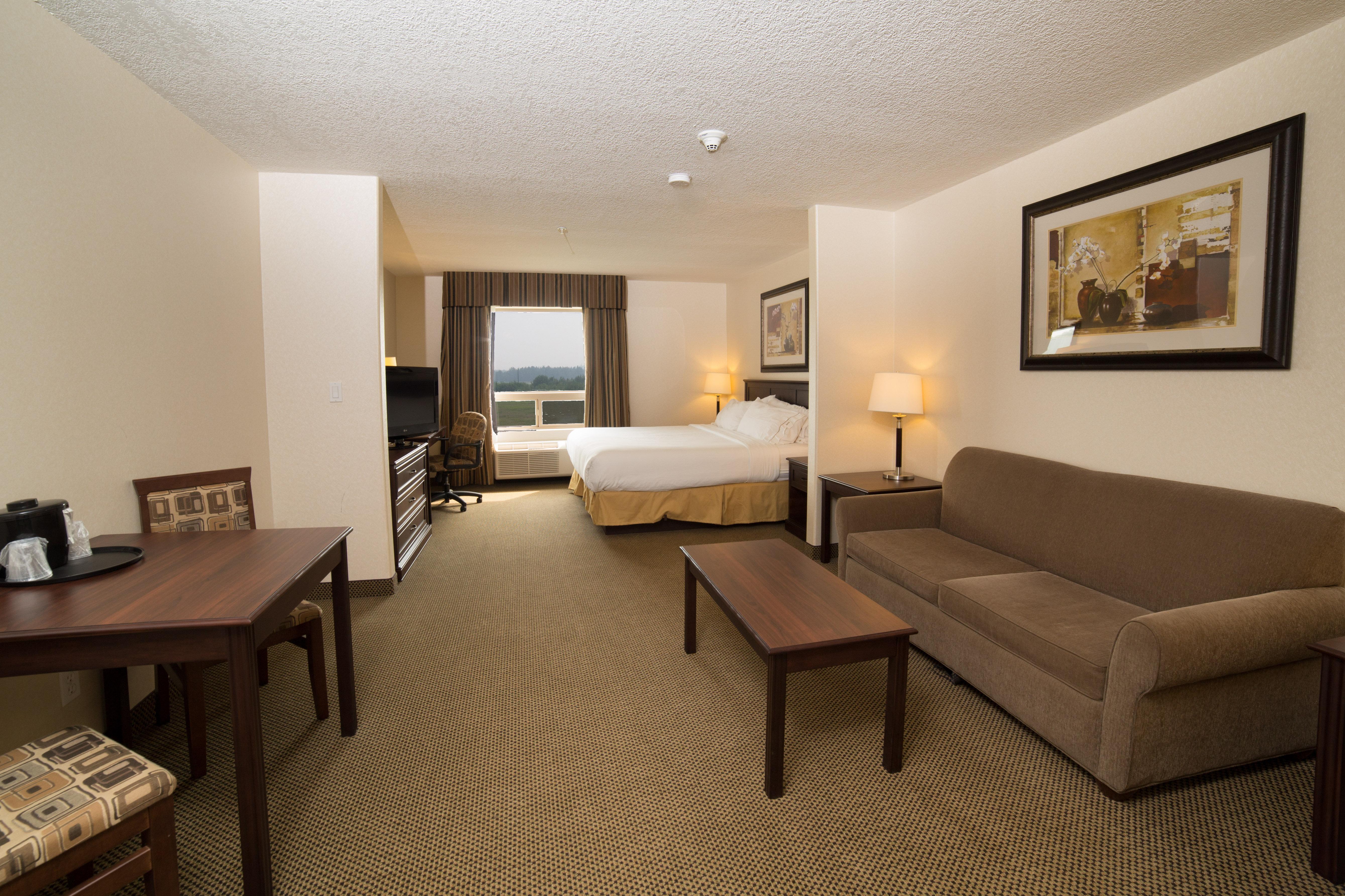 Holiday Inn Express & Suites Whitecourt By Ihg Εξωτερικό φωτογραφία