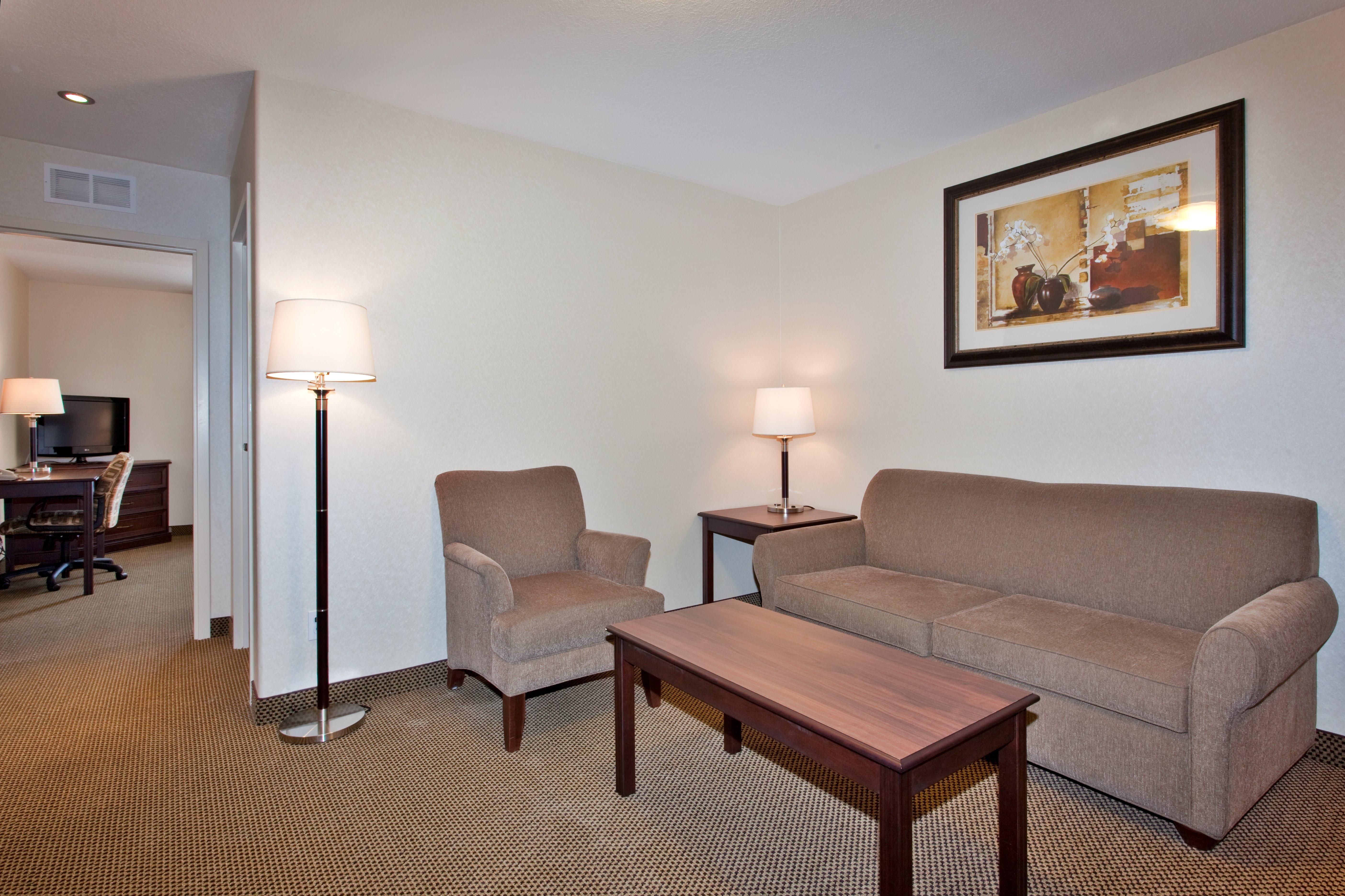 Holiday Inn Express & Suites Whitecourt By Ihg Δωμάτιο φωτογραφία