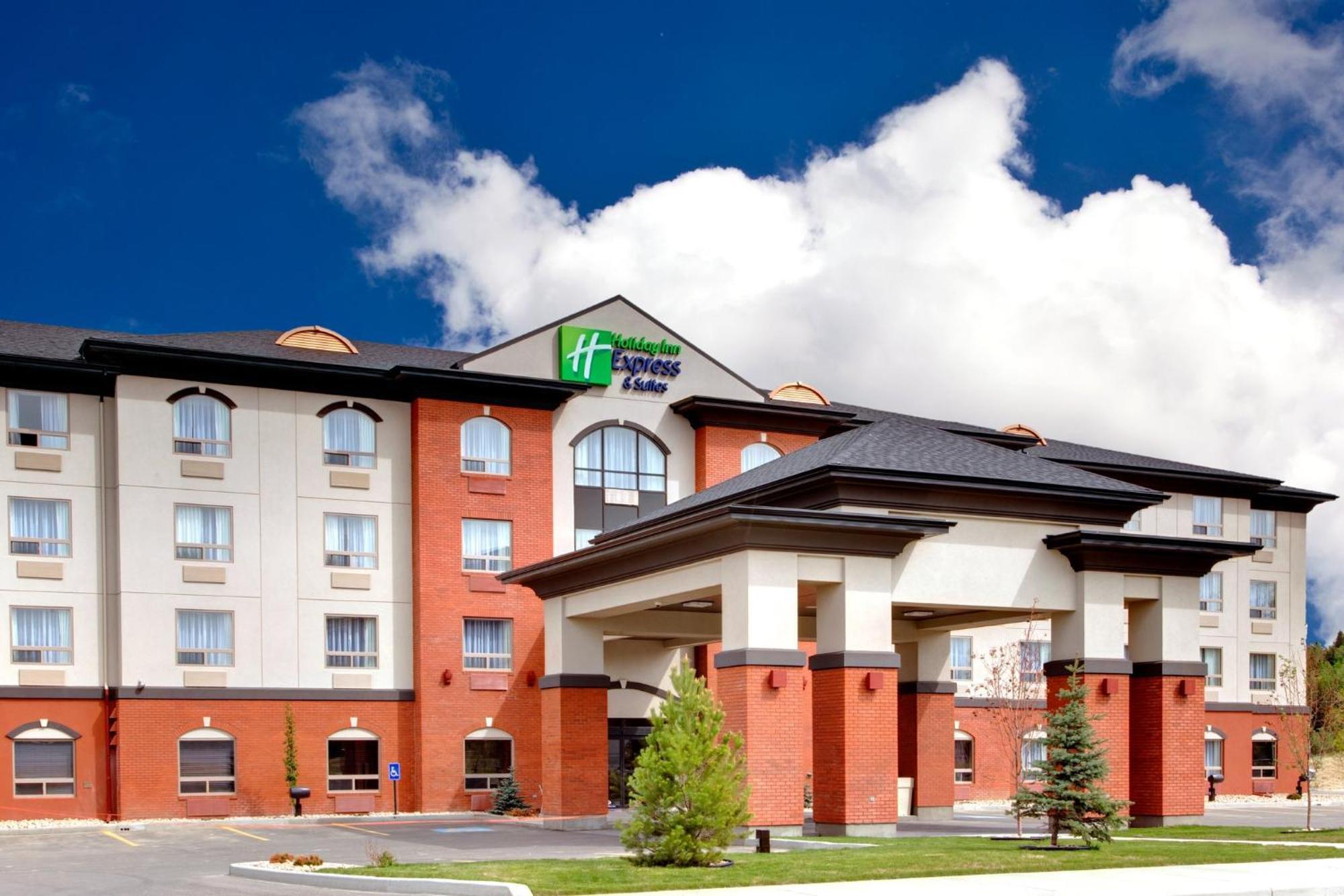Holiday Inn Express & Suites Whitecourt By Ihg Εξωτερικό φωτογραφία