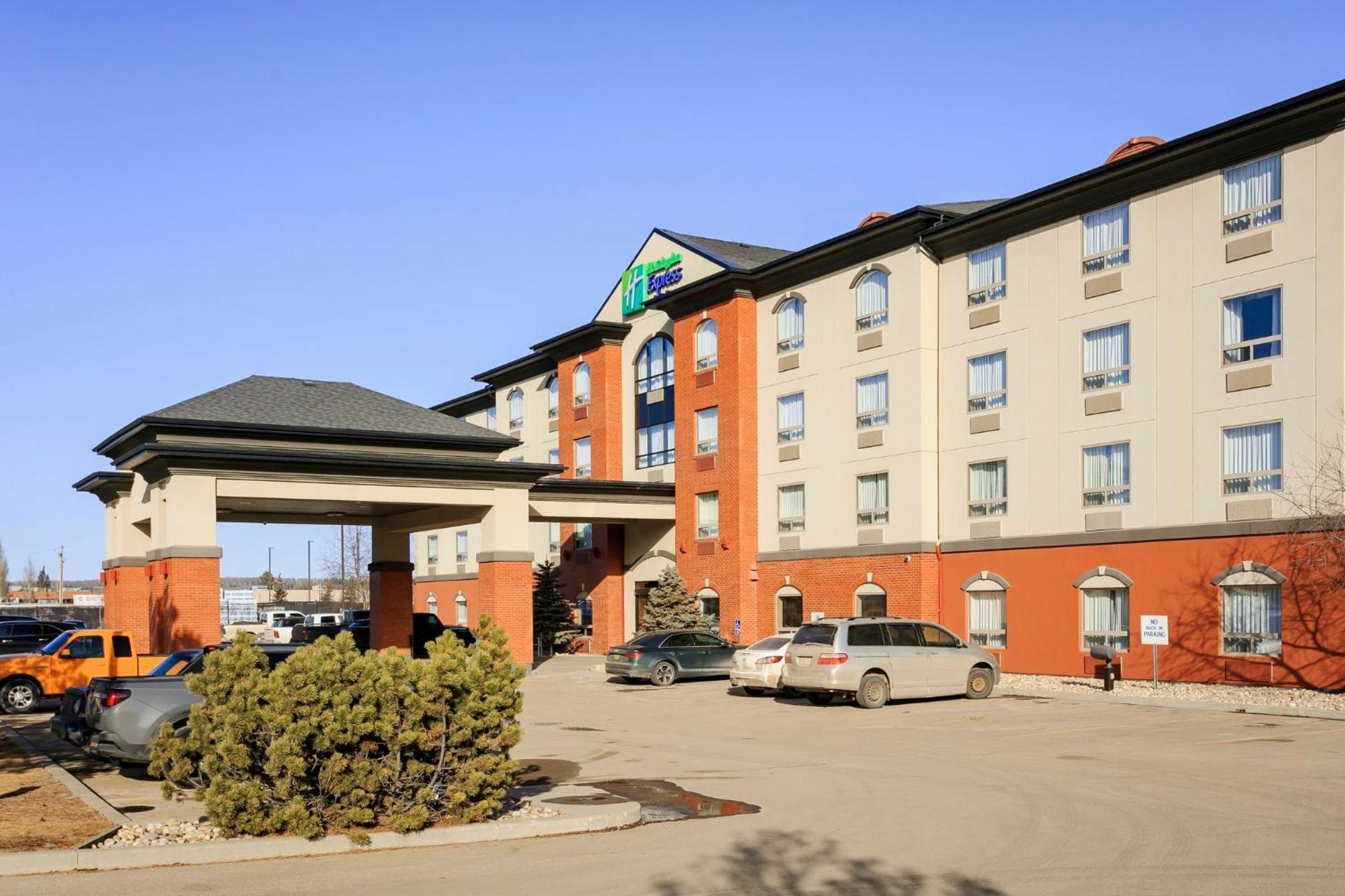 Holiday Inn Express & Suites Whitecourt By Ihg Εξωτερικό φωτογραφία